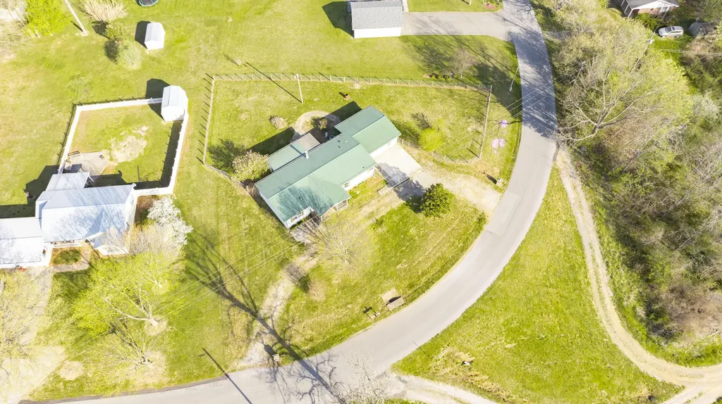 1015 Old Fall Creek Road Monticello KY 42633