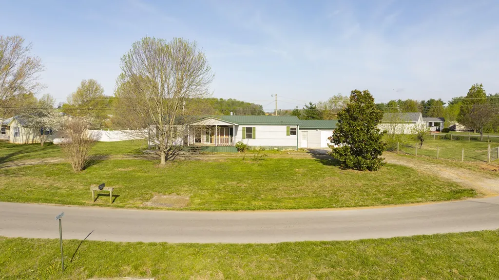 1015 Old Fall Creek Road Monticello KY 42633