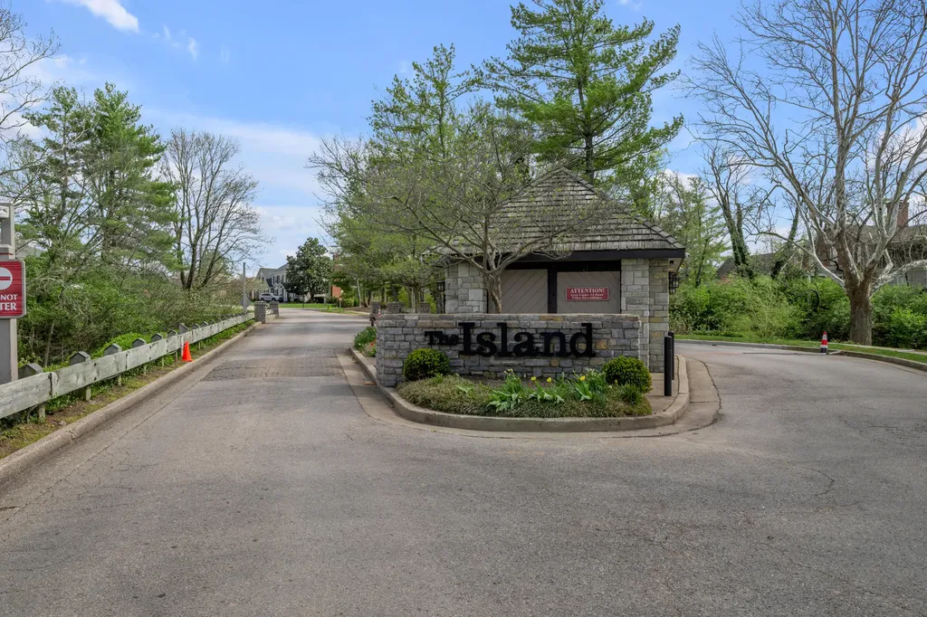 3004 Island Drive Lexington KY 40502