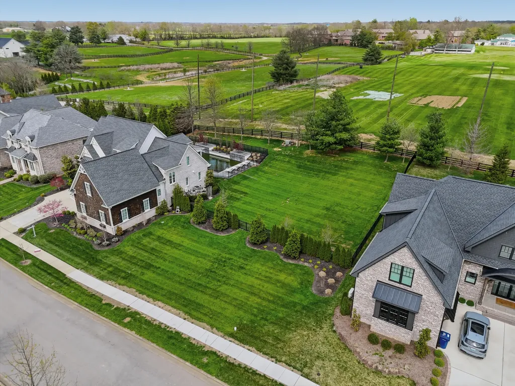 3092 Bobwhite Trail Lexington KY 40509