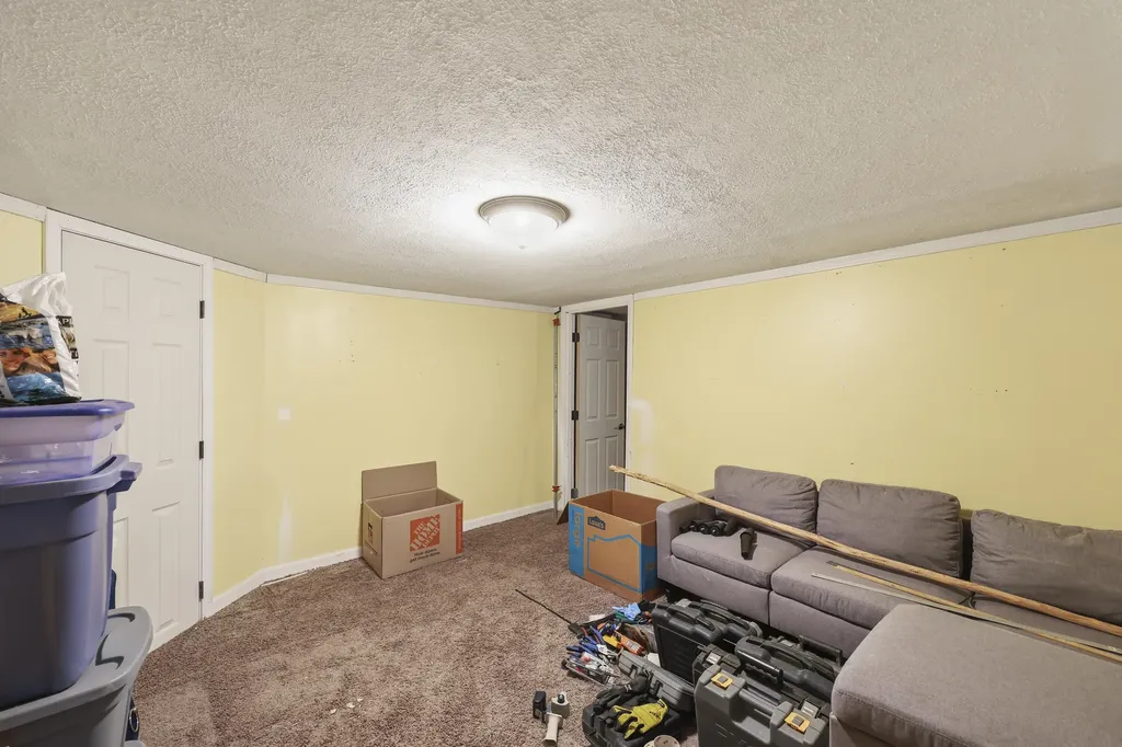 206 E Grundy Avenue Springfield KY 40069