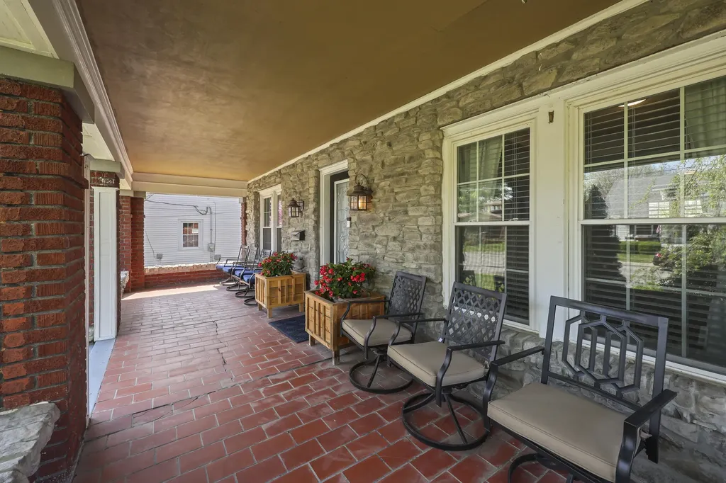 206 E Grundy Avenue Springfield KY 40069