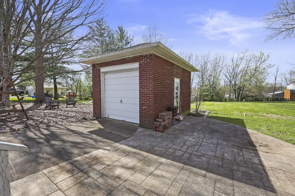 206 E Grundy Avenue Springfield KY 40069