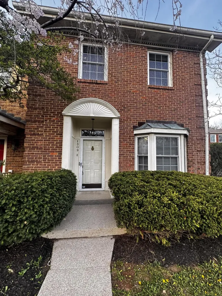 1309 Gray Hawk Road Lexington KY 40502