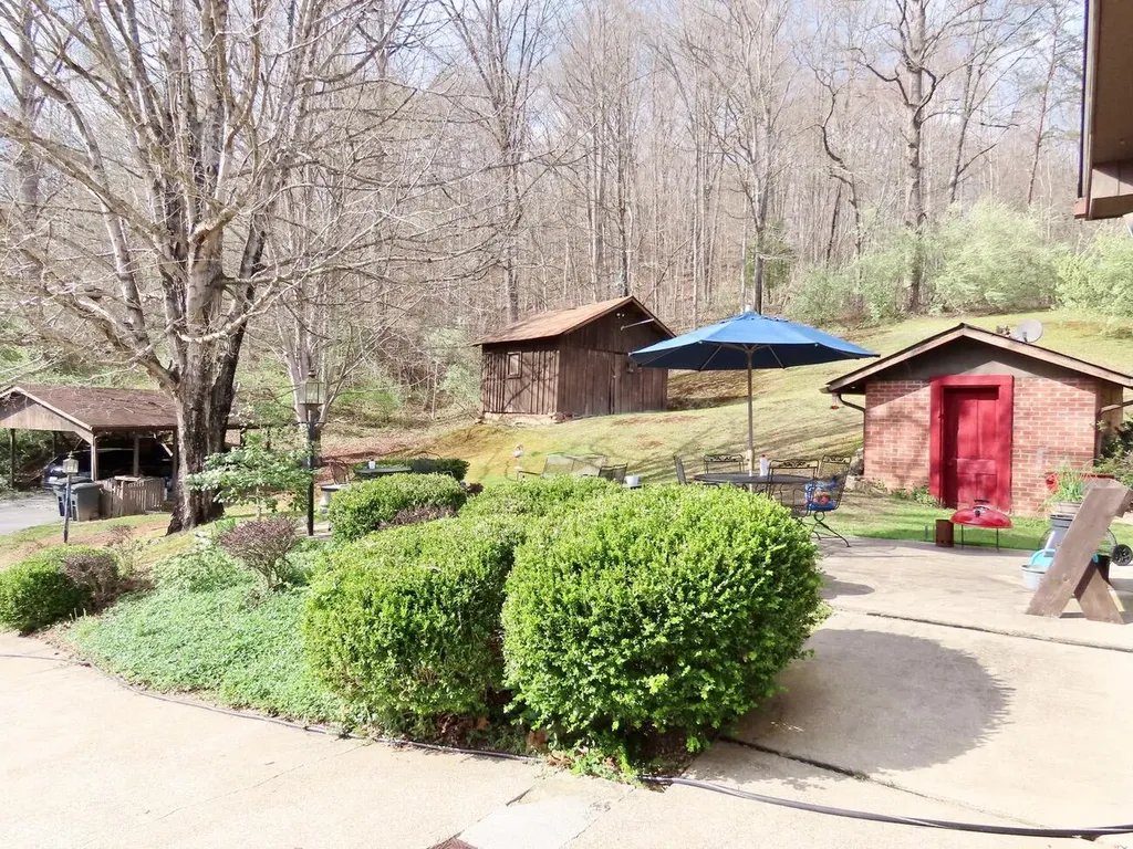 875 Mcneil-corn Creek Road Rockholds KY 40759