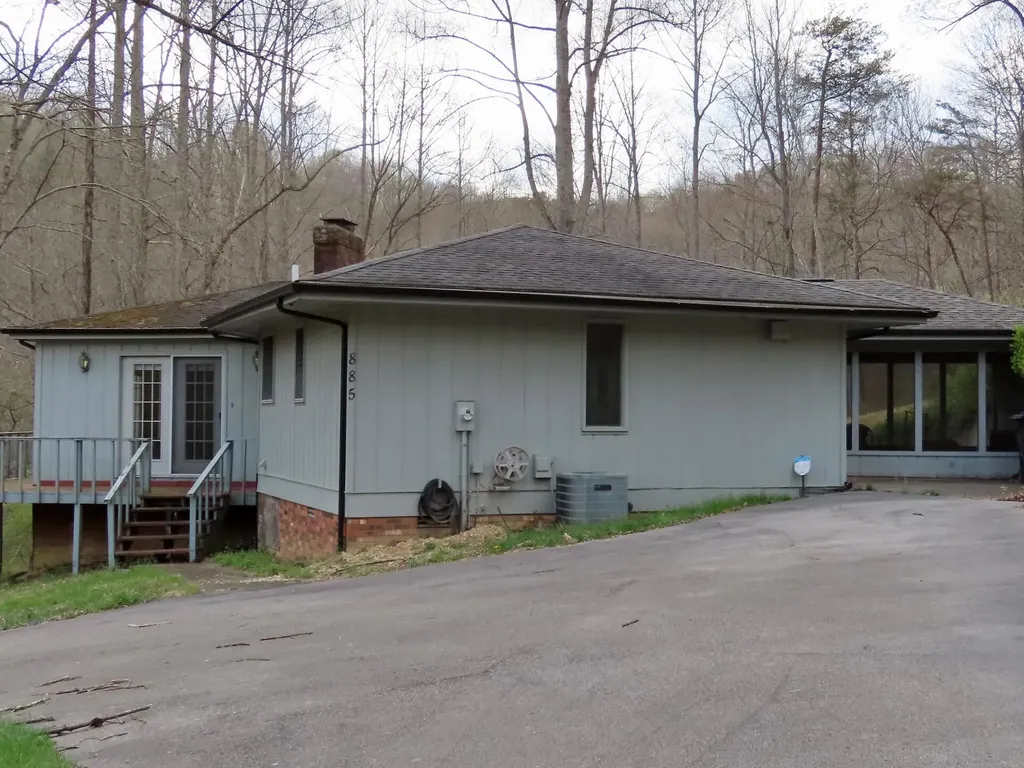 875 Mcneil-corn Creek Road Rockholds KY 40759