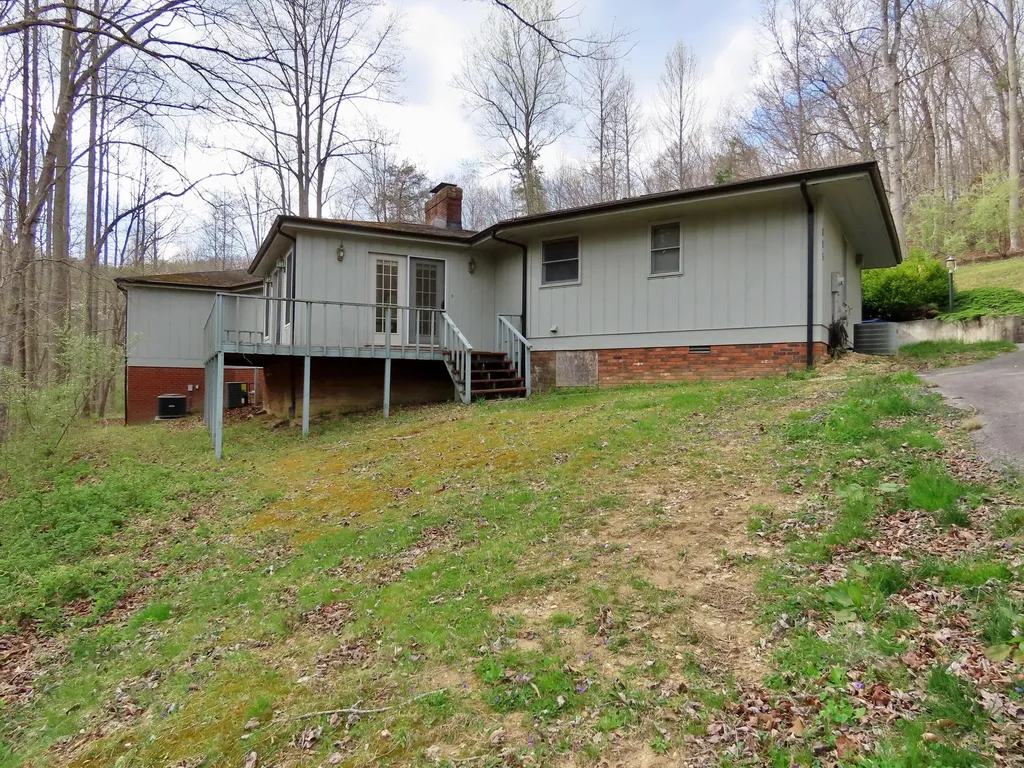 875 Mcneil-corn Creek Road Rockholds KY 40759