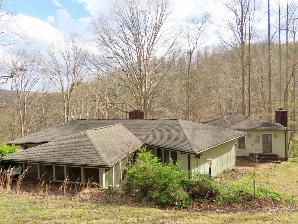 875 Mcneil-corn Creek Road Rockholds KY 40759
