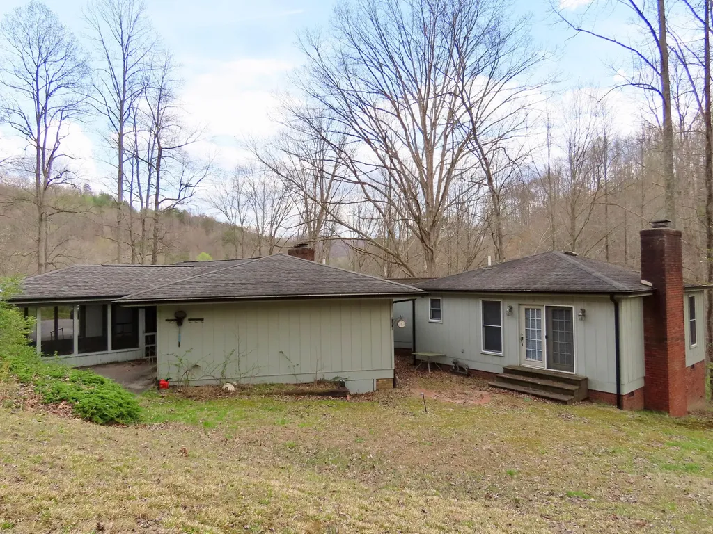 875 Mcneil-corn Creek Road Rockholds KY 40759