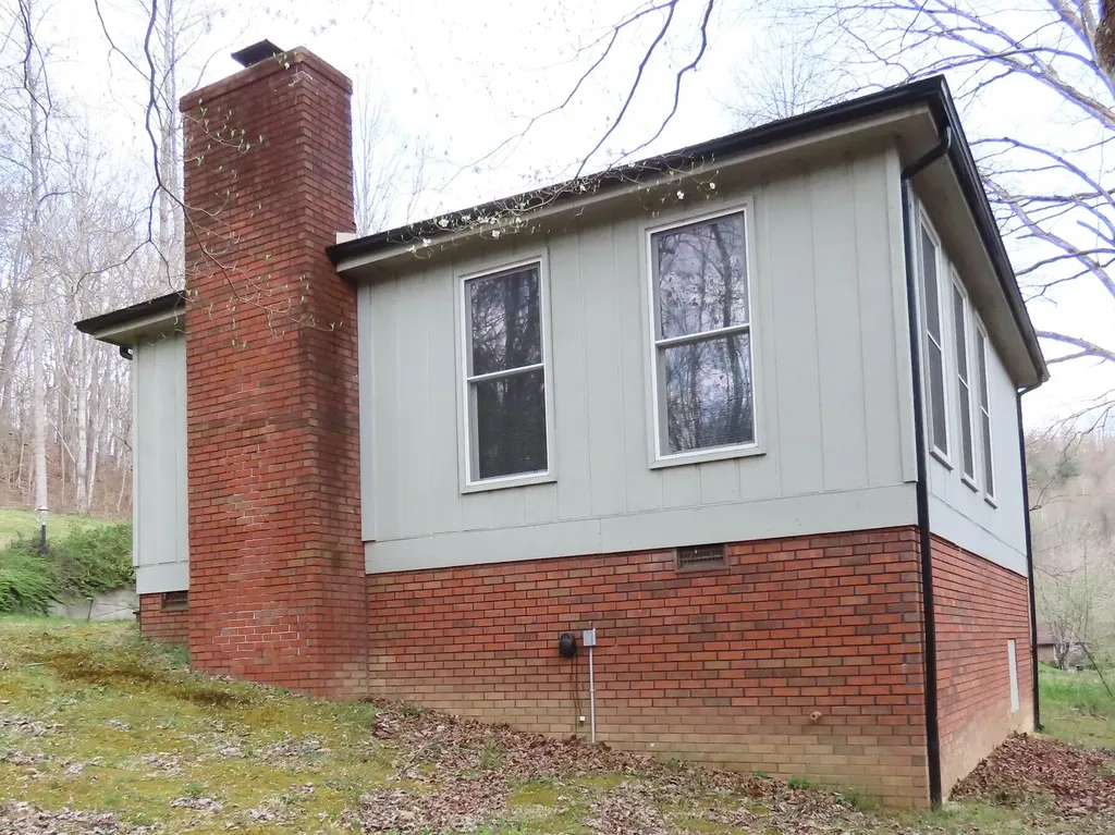 875 Mcneil-corn Creek Road Rockholds KY 40759