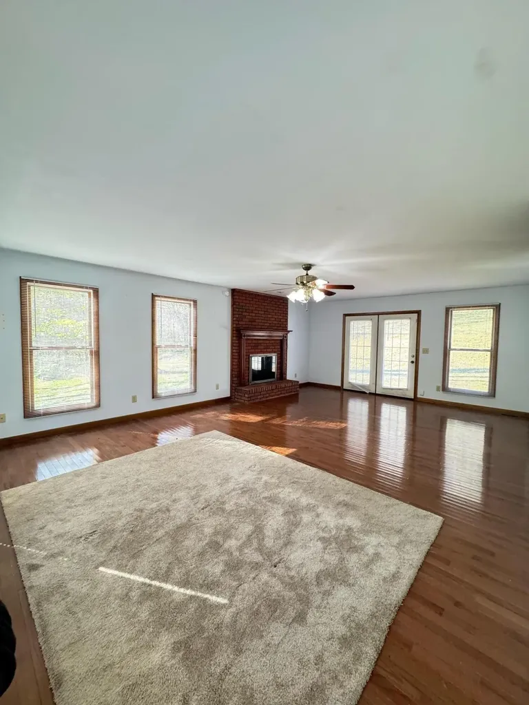 875 Mcneil-corn Creek Road Rockholds KY 40759