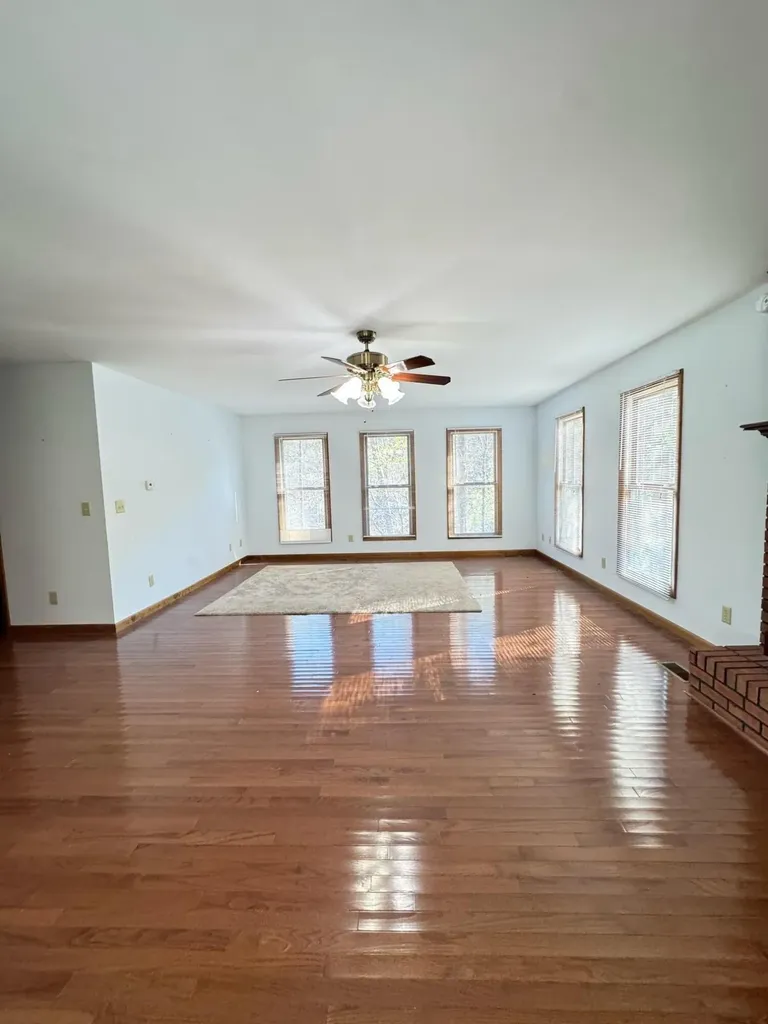 875 Mcneil-corn Creek Road Rockholds KY 40759