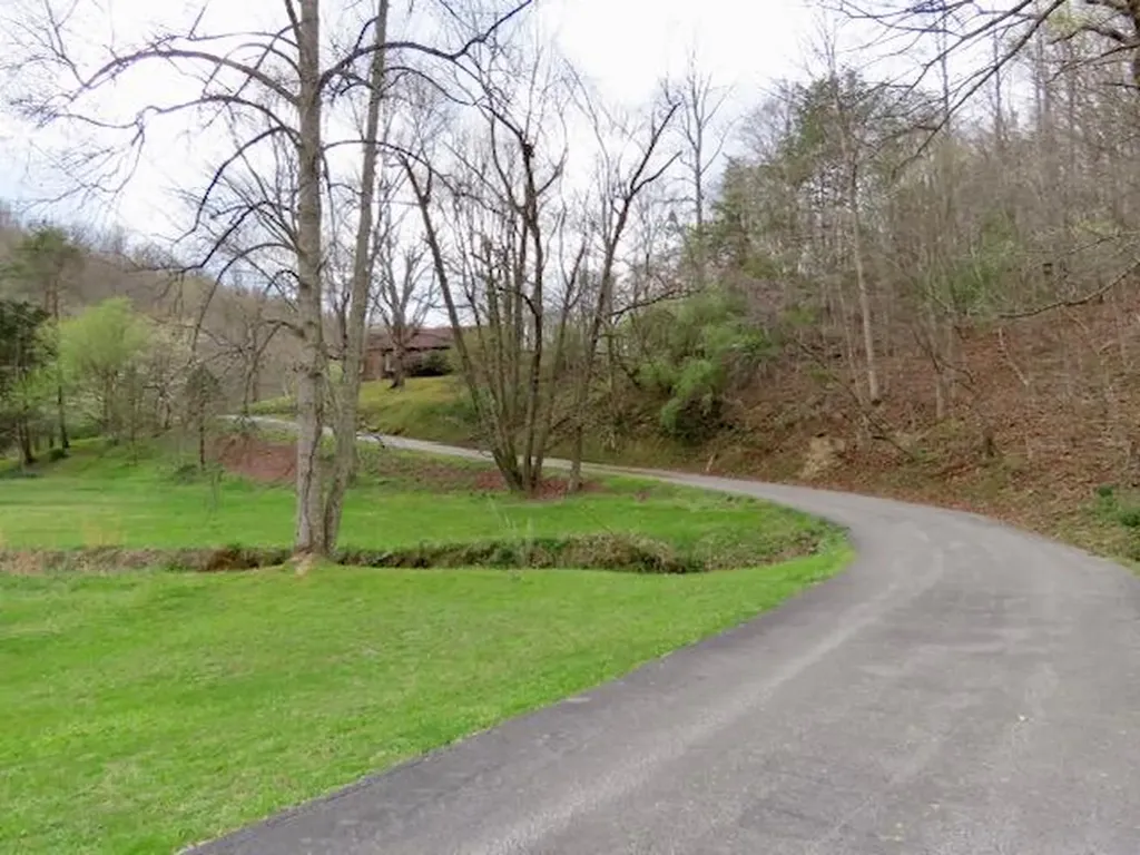 875 Mcneil-corn Creek Road Rockholds KY 40759