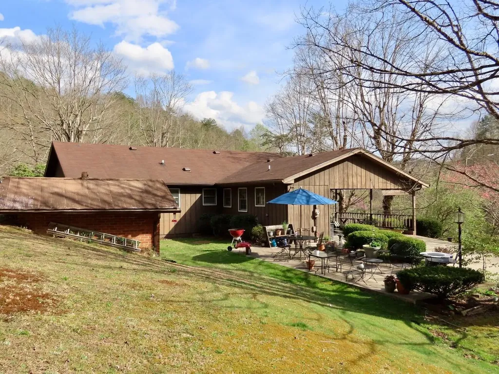 875 Mcneil-corn Creek Road Rockholds KY 40759