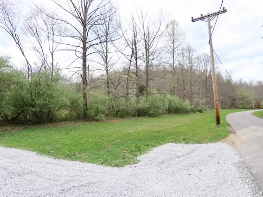 875 Mcneil-corn Creek Road Rockholds KY 40759
