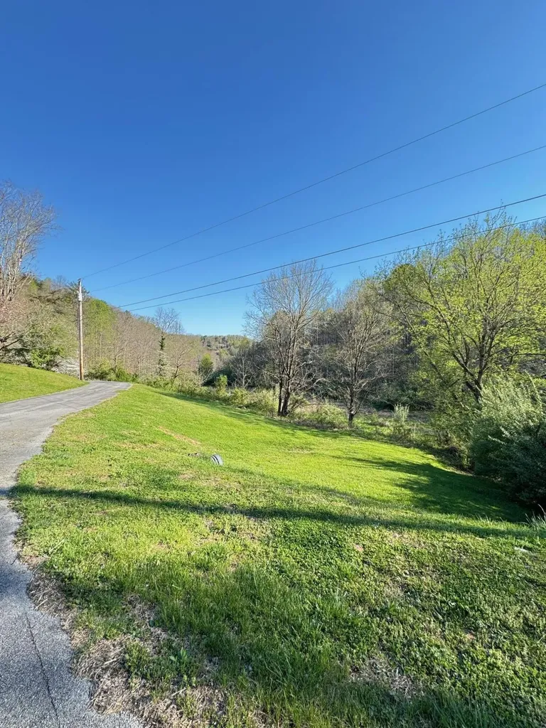 875 Mcneil-corn Creek Road Rockholds KY 40759