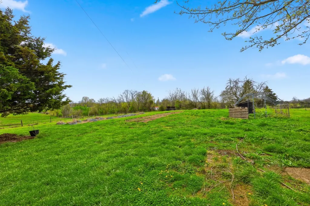 140 Parsons Lane Harrodsburg KY 40330