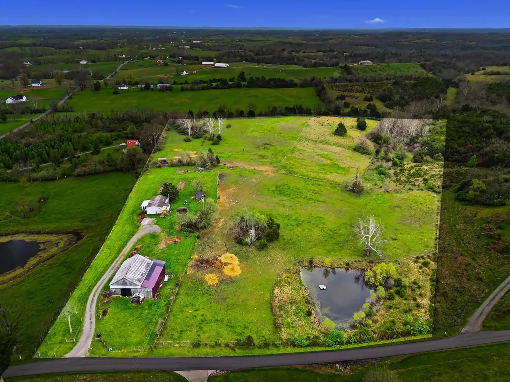 140 Parsons Lane Harrodsburg KY 40330