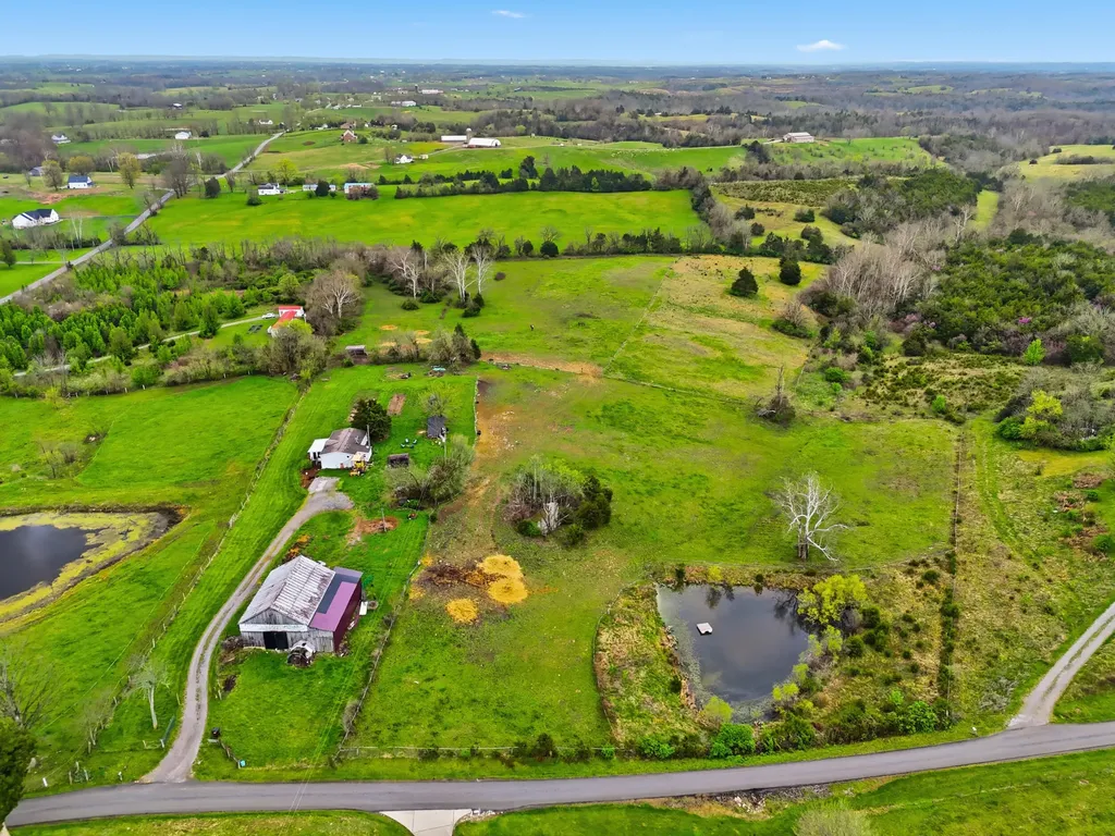 140 Parsons Lane Harrodsburg KY 40330
