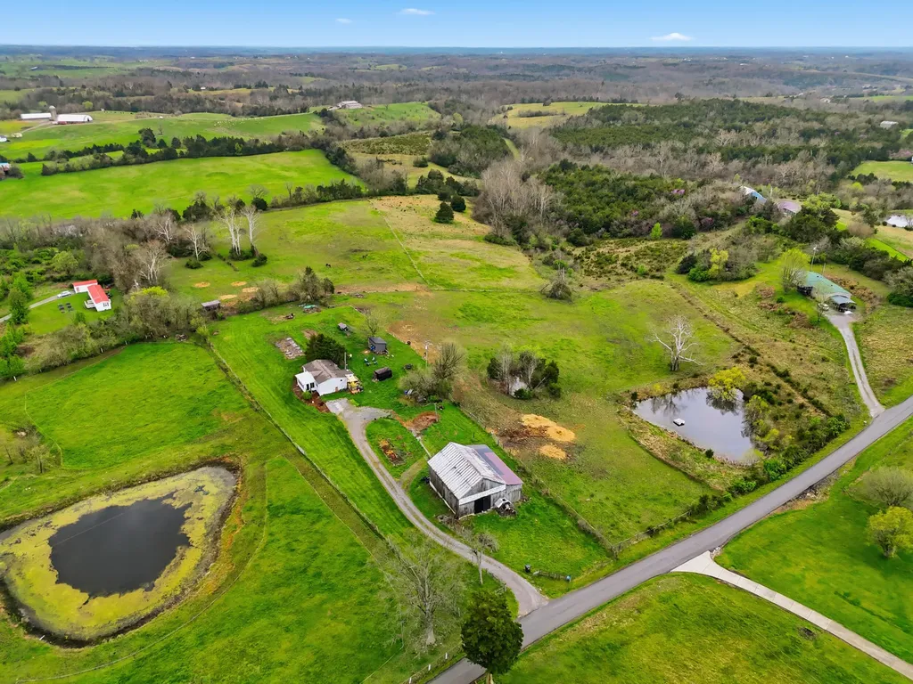 140 Parsons Lane Harrodsburg KY 40330