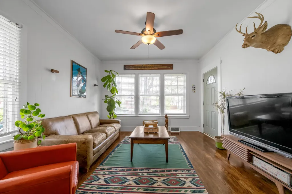 127 Delmont Drive Lexington KY 40504