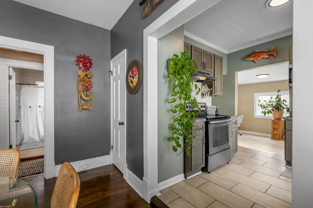 127 Delmont Drive Lexington KY 40504