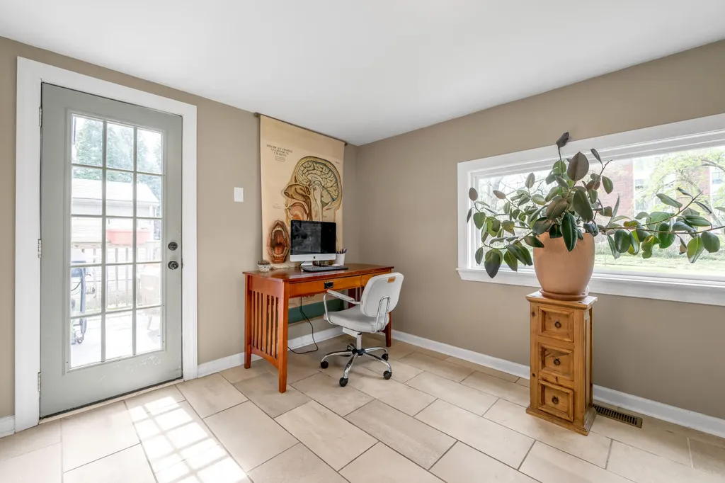 127 Delmont Drive Lexington KY 40504