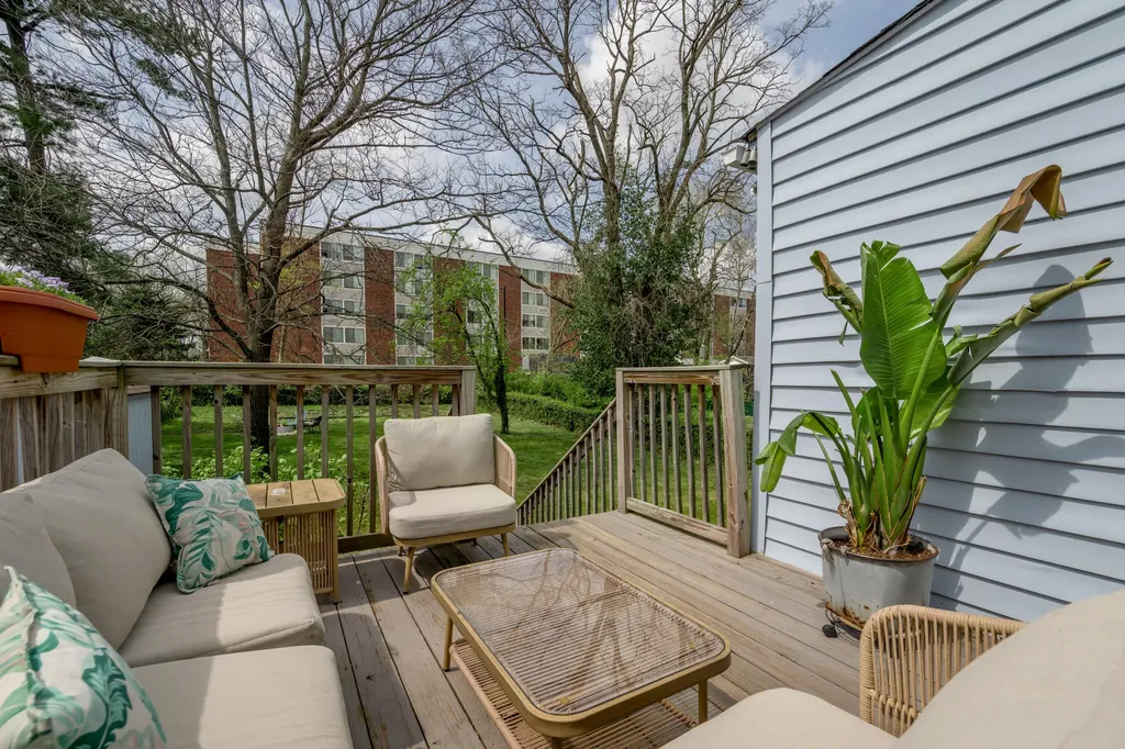 127 Delmont Drive Lexington KY 40504