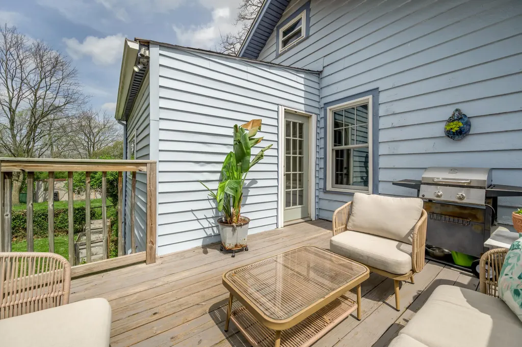 127 Delmont Drive Lexington KY 40504