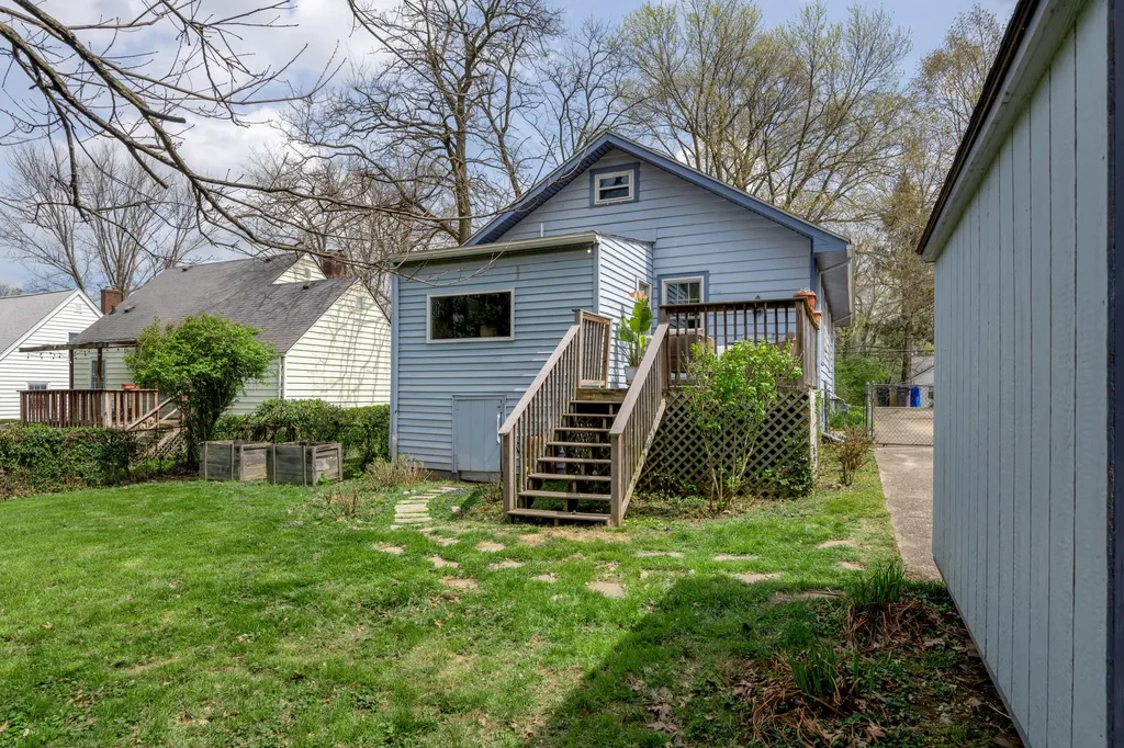 127 Delmont Drive Lexington KY 40504