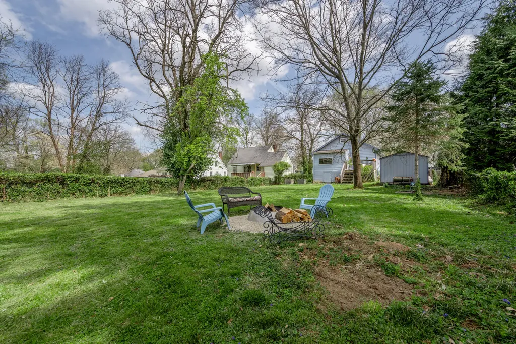 127 Delmont Drive Lexington KY 40504