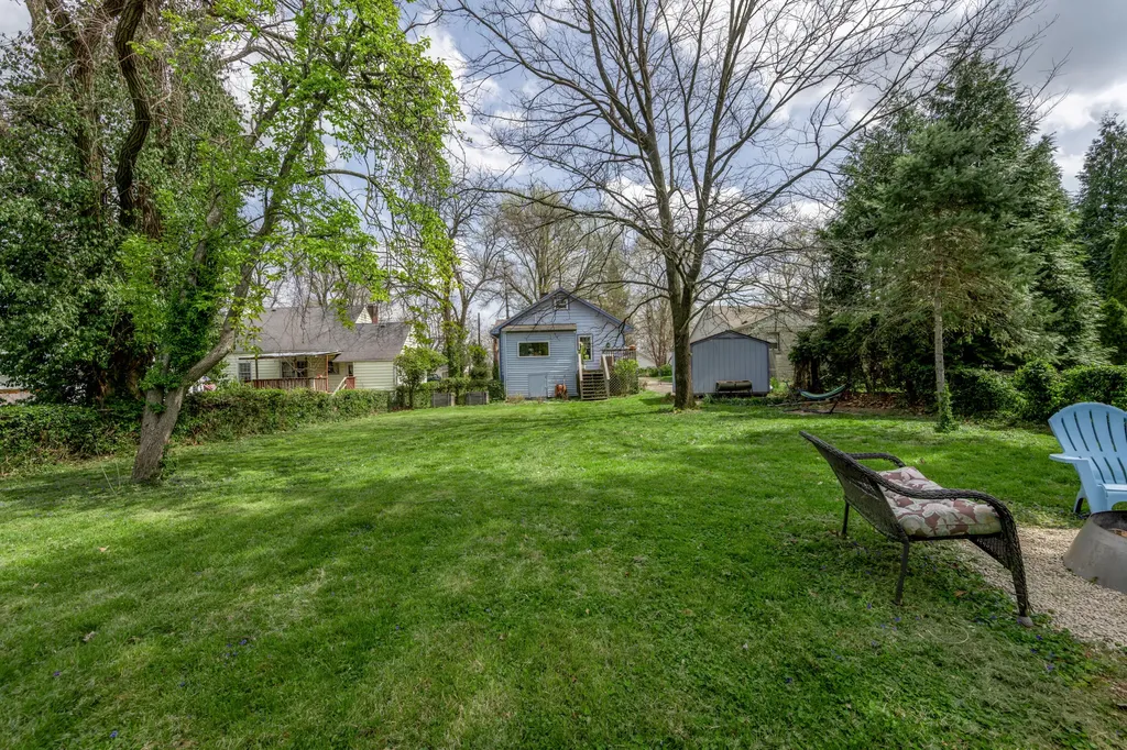 127 Delmont Drive Lexington KY 40504