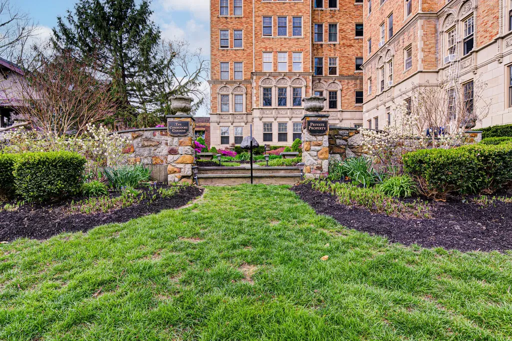 2140 Bonnycastle Avenue Louisville KY 40205