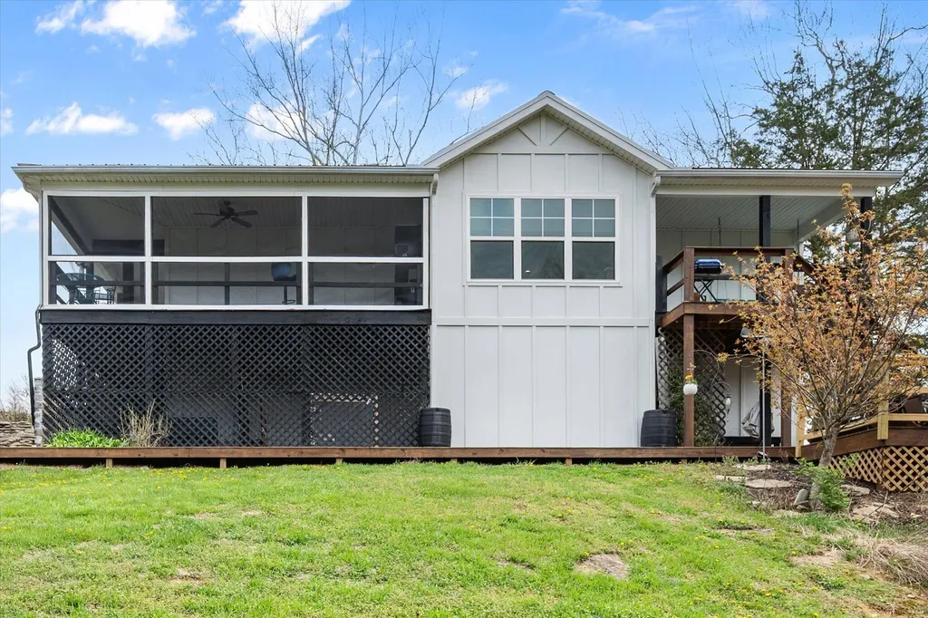 9787 Elmburg Road Pleasureville KY 40057