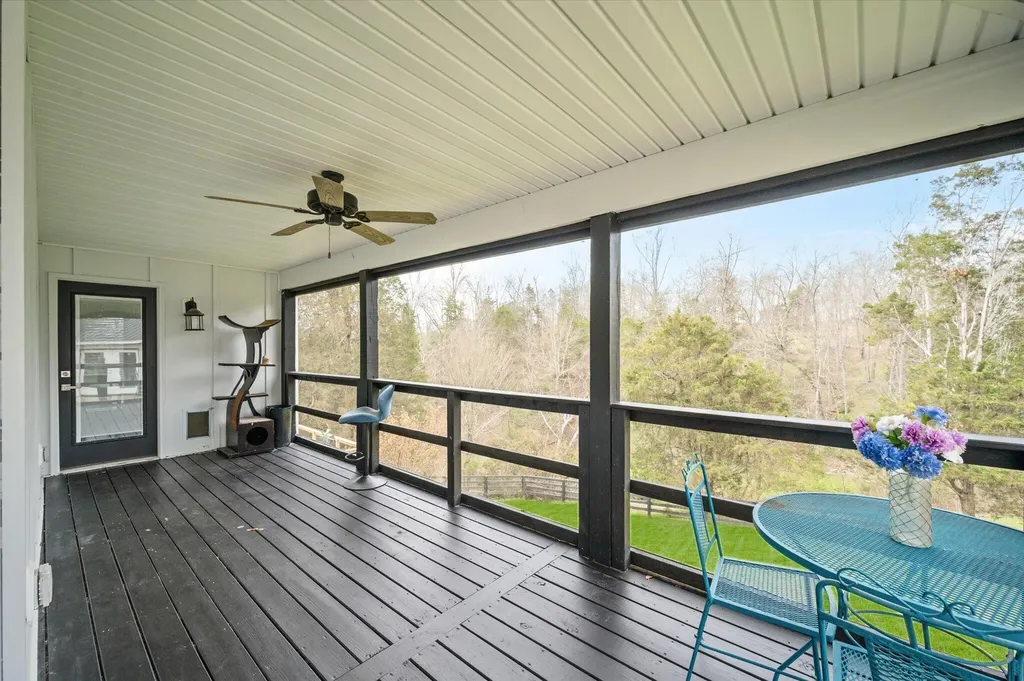 9787 Elmburg Road Pleasureville KY 40057