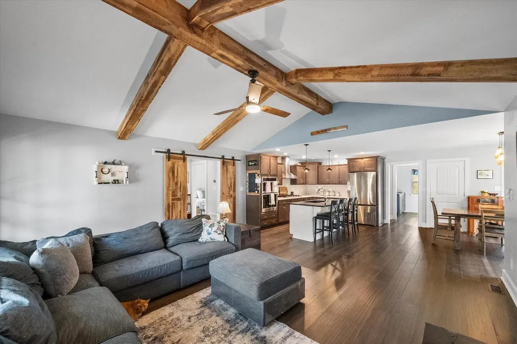 9787 Elmburg Road Pleasureville KY 40057