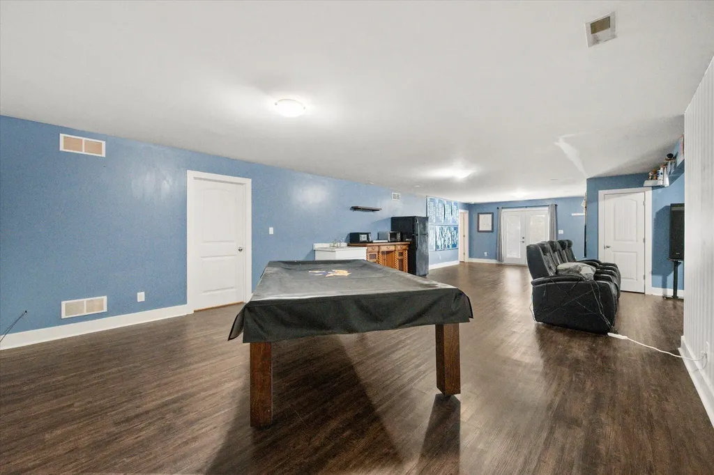9787 Elmburg Road Pleasureville KY 40057
