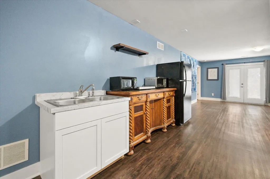 9787 Elmburg Road Pleasureville KY 40057