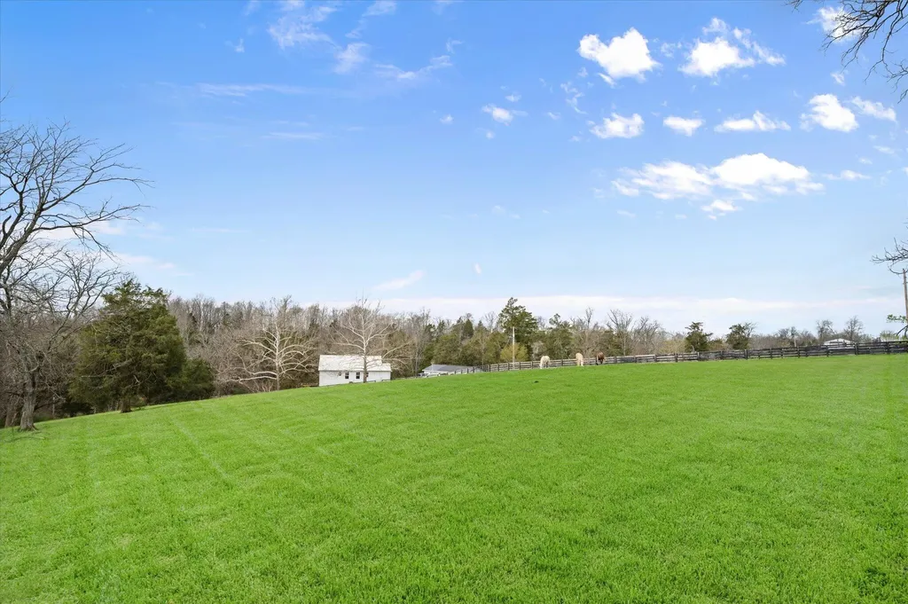 9787 Elmburg Road Pleasureville KY 40057