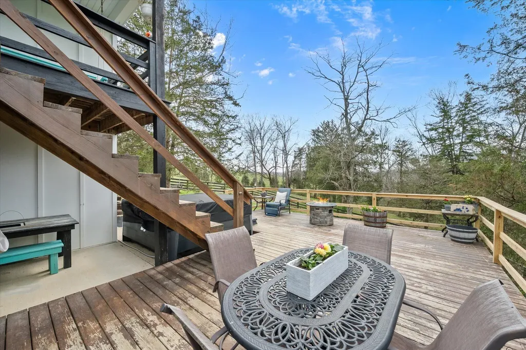 9787 Elmburg Road Pleasureville KY 40057