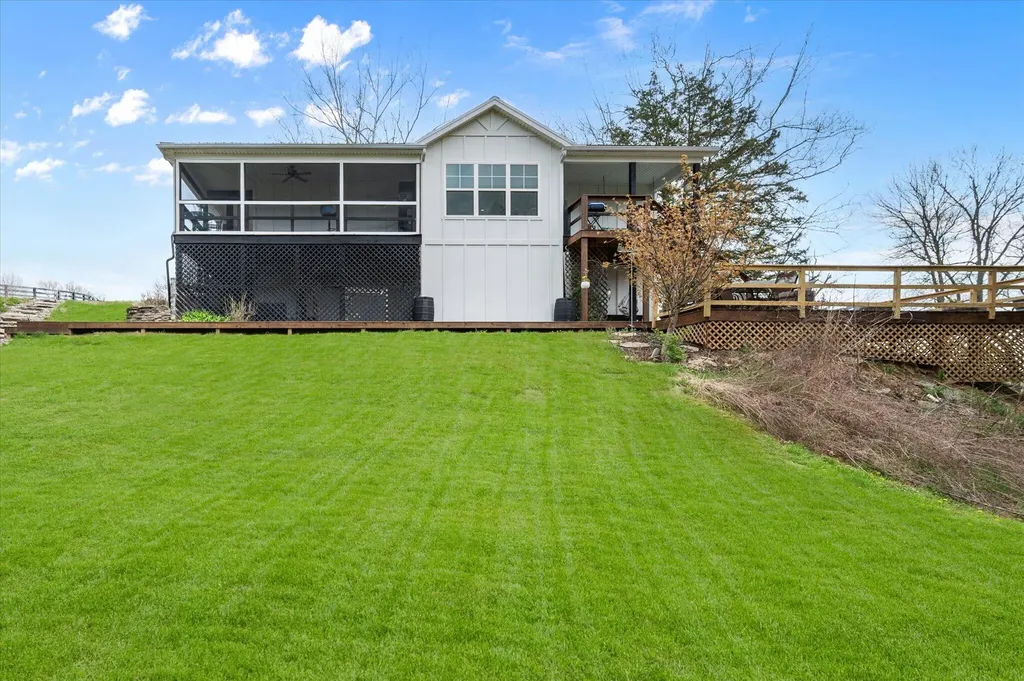 9787 Elmburg Road Pleasureville KY 40057
