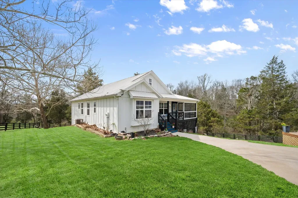 9787 Elmburg Road Pleasureville KY 40057