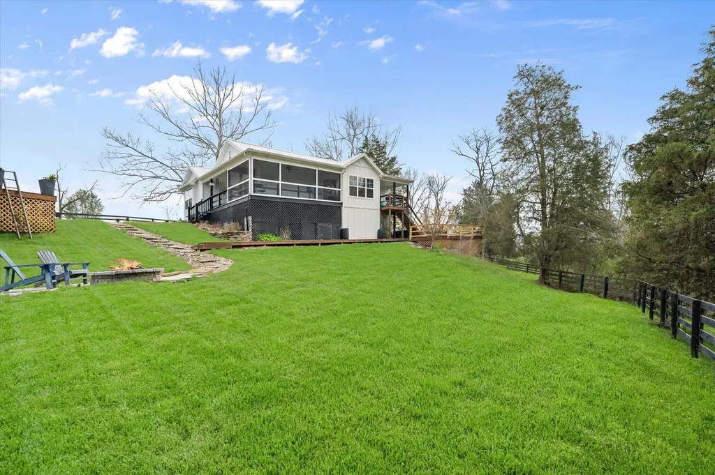 9787 Elmburg Road Pleasureville KY 40057