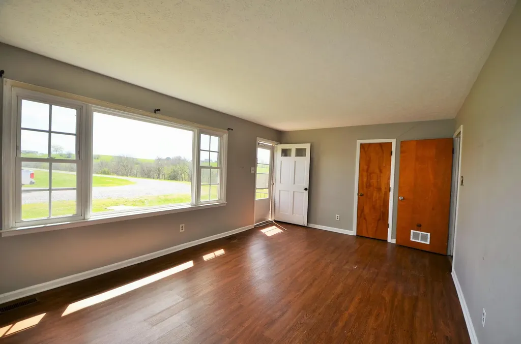 2300 Oregon Road Salvisa KY 40372