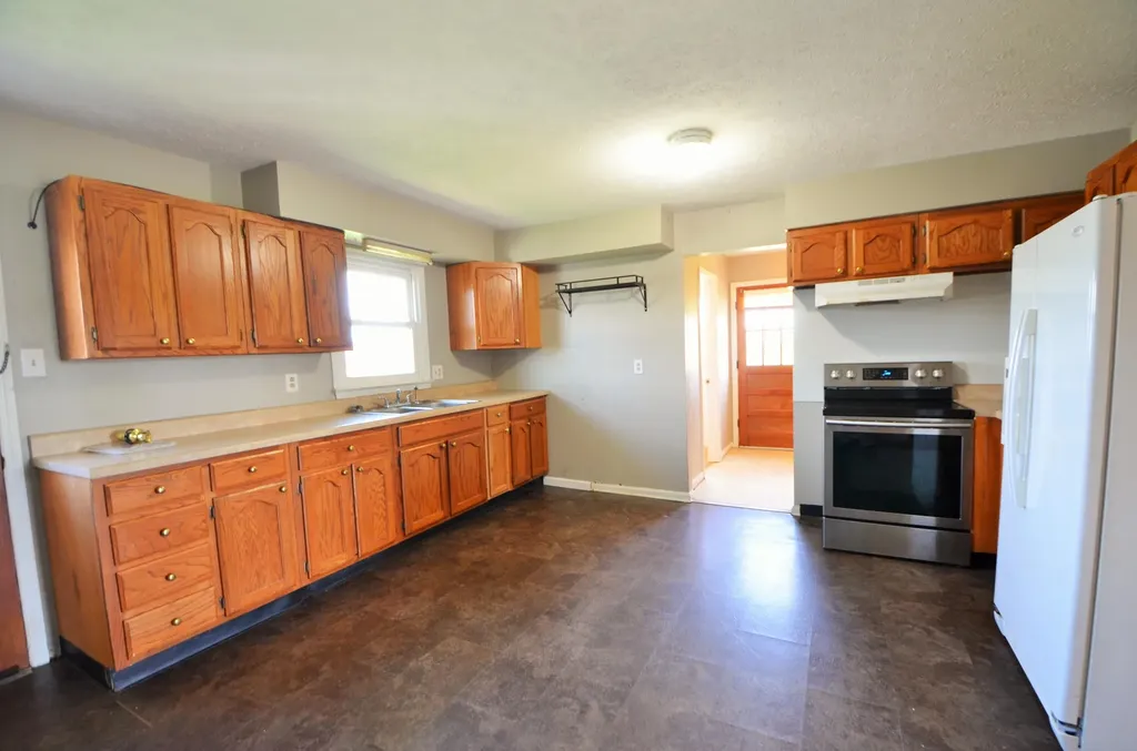 2300 Oregon Road Salvisa KY 40372