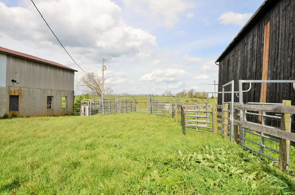 2300 Oregon Road Salvisa KY 40372