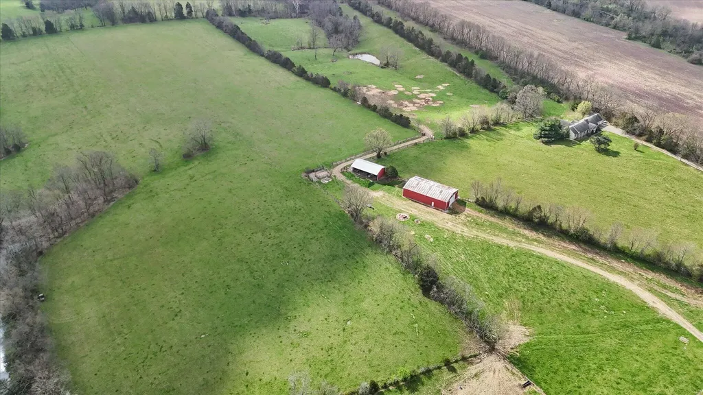 1048 Steve Wood Road Bagdad KY 40003