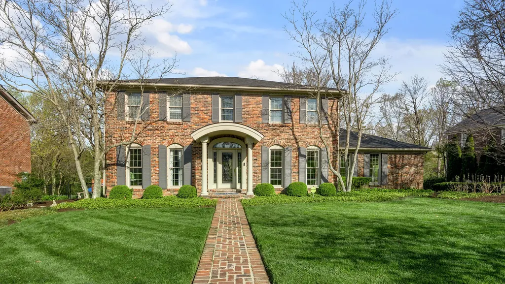2071 Manor Drive Lexington KY 40502