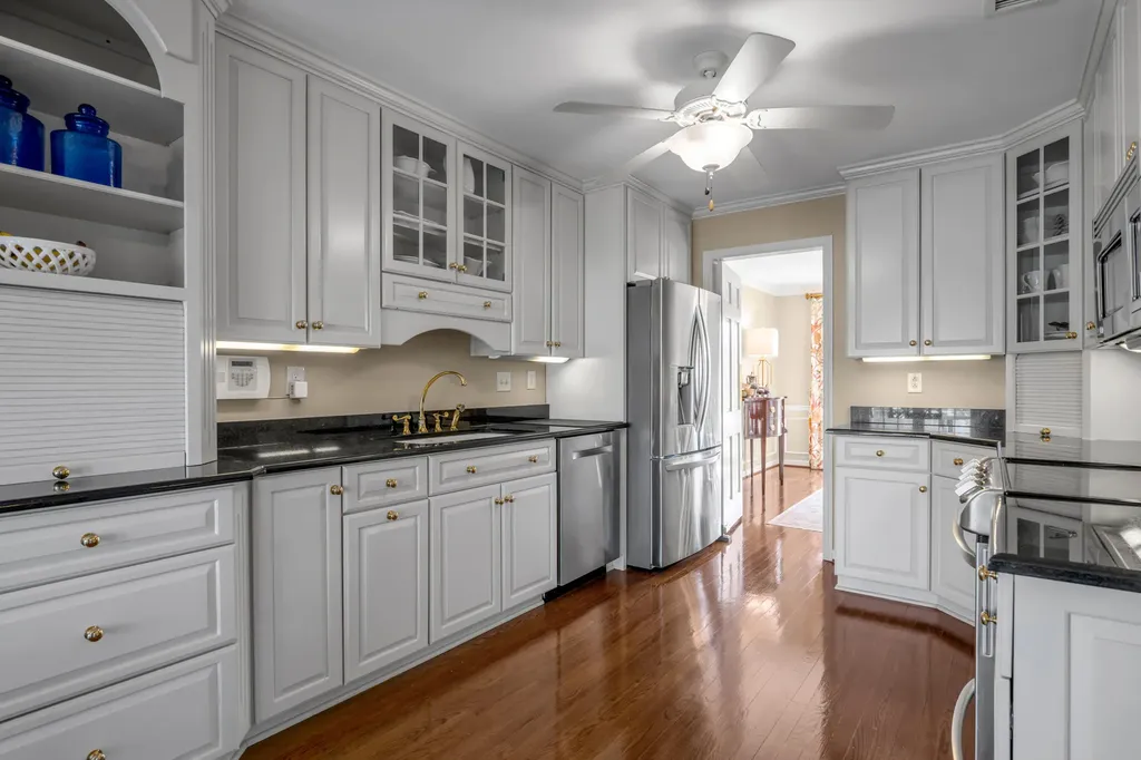2071 Manor Drive Lexington KY 40502
