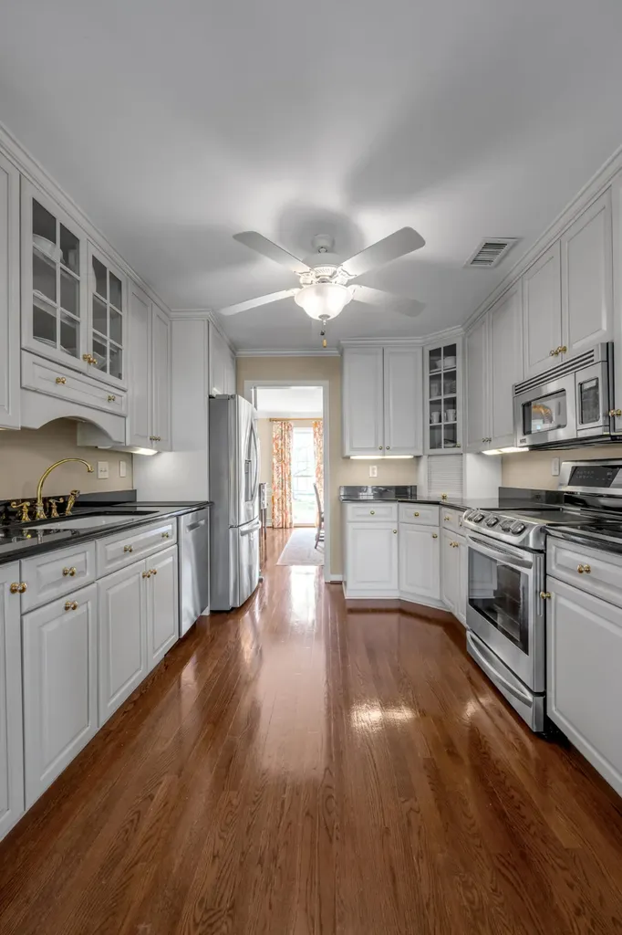 2071 Manor Drive Lexington KY 40502